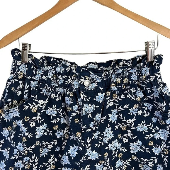 Time and Tru Floral Shorts Size 12 High Rise Ruffled Elastic Waist Mom Fit Blue - Picture 4 of 4